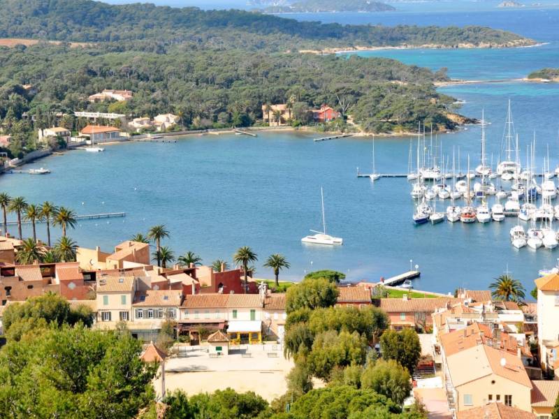 Ingeprim promoteur immobilier : spécialiste dans la vente en VEFA  de villas et d'appartements neufs d'exception autour de Toulon dans le Var à la recherche de terrain ou de biens immobiliers