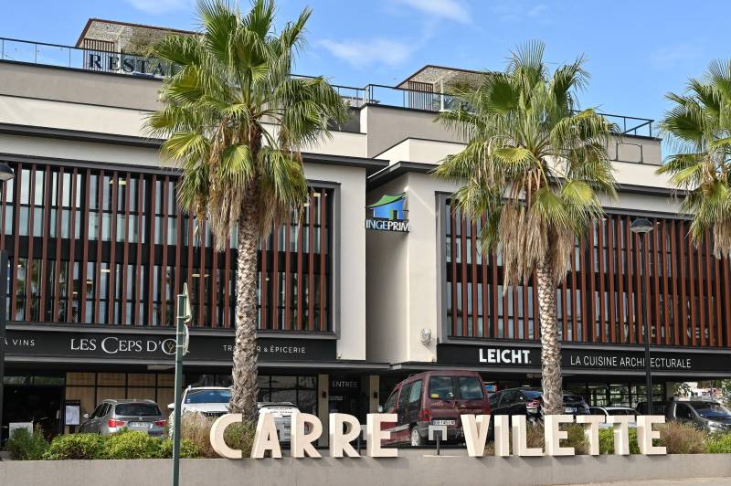 Local d'activité 64m2 à louer CARRÉ VILETTE HYÈRES