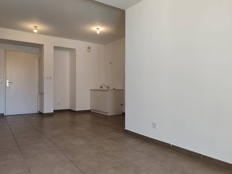 Appartement T3 de 58m2 à vendre en centre-ville de Hyères proche des commodités